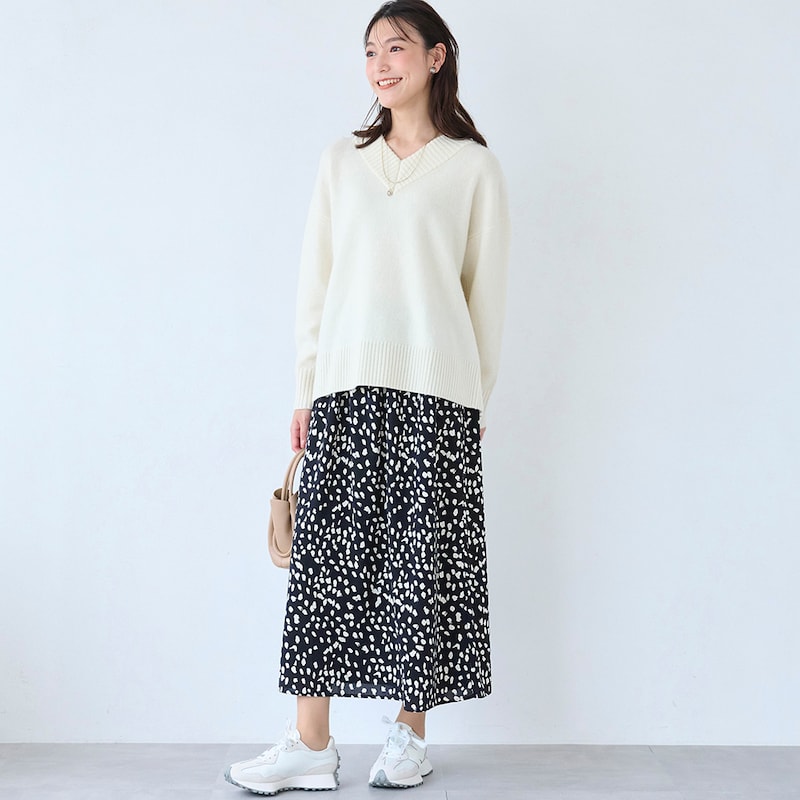 モデル身長170cm／M ※写真は撮影用のため股下+6cmになります。スカートのみ着用