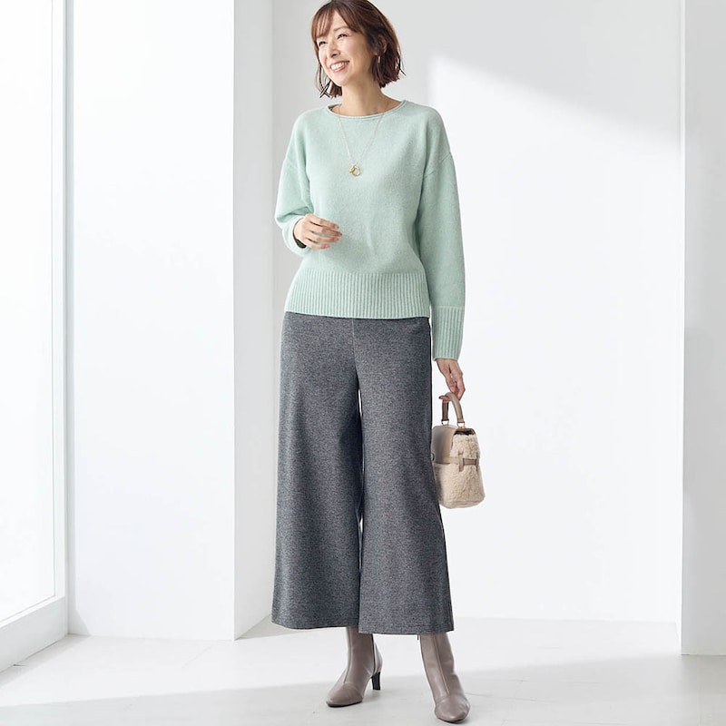 モデル身長169cm／M ※写真は撮影用のため股下+6cmになります。