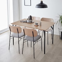 スチール脚(黒）／幅120cm　※合わせている同シリーズのチェアは別売りです。