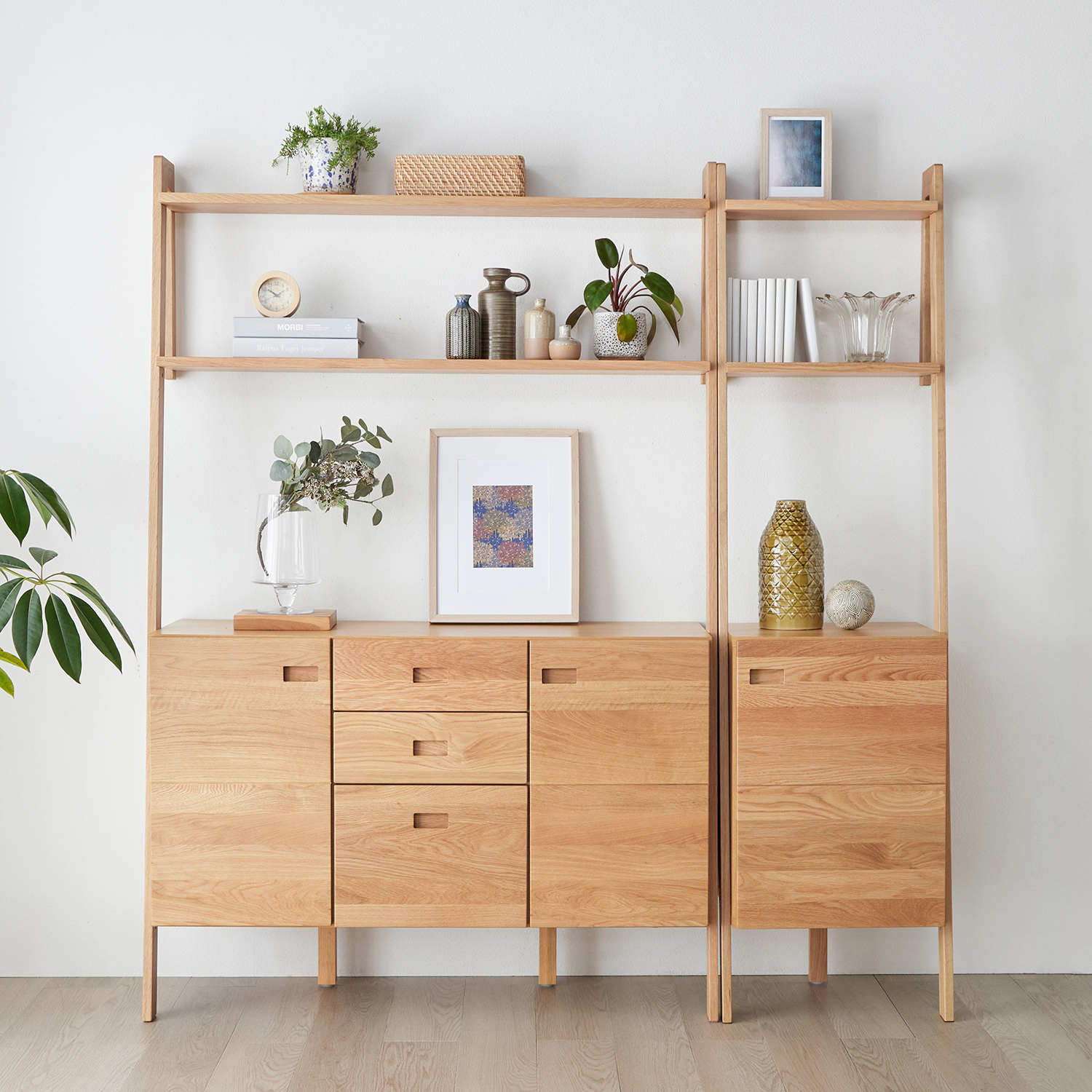 オーク材の壁面シェルフ・キャビネット【LEIRIA】(高野木工/TAKANO MOKKOU)