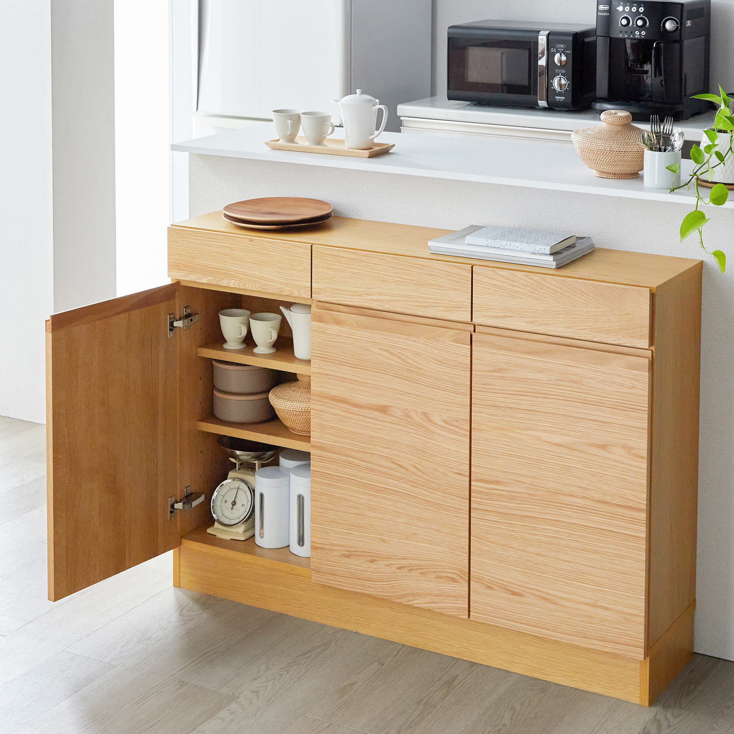 【高野木工/TAKANO MOKKOU】オーク材の薄型キャビネット【LECCE】