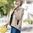 ベージュ