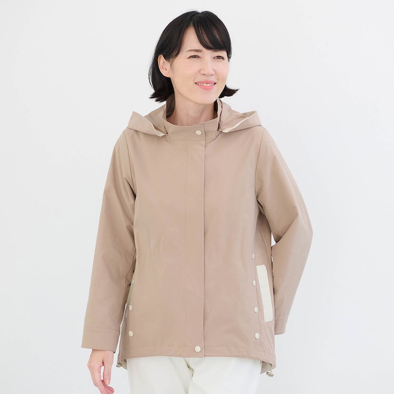 サンドベージュ