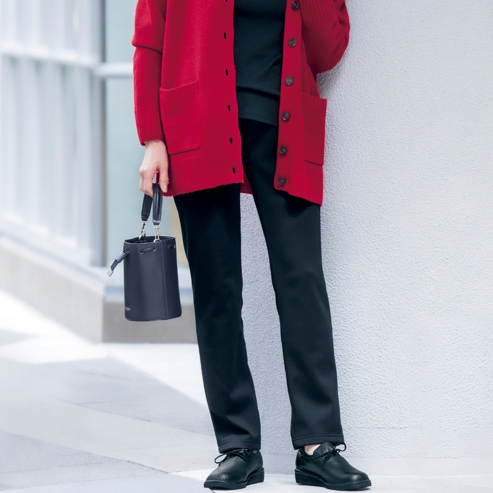 【ベルメゾン】裏ベロアなめらかタッチストレートパンツ