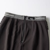 ウエスト内側には滑り止めテープを装着