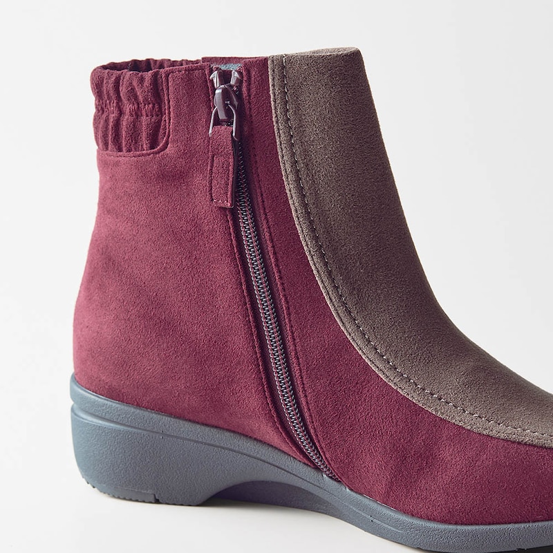 内側ファスナー仕様で着脱がラク