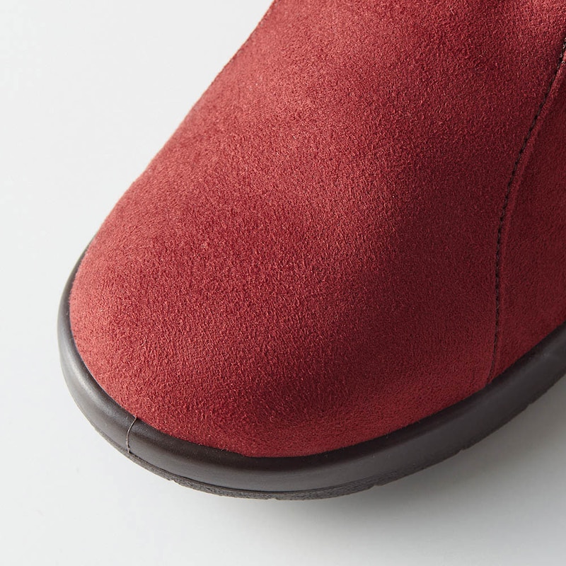 防水・透湿性の高い機能素材「ゴアテックスファブリクス」を使用