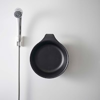 マグネットが埋め込まれているのでお好みの位置に取り付けられます
