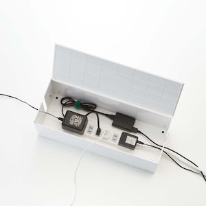 ケーブルタップ周りをボックスの中に収納することで、ホコリがたまりにくく電源火災の予防になります