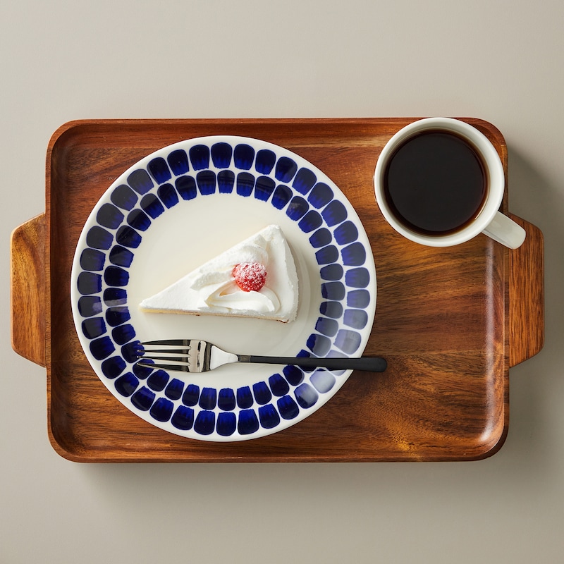 「プレート 20cm」は食パンがちょうど１枚収まるサイズ。取り皿やデザートプレートとして