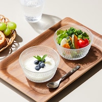 使い勝手のよいボウルは、デザートや朝食にフルーツ入りのヨーグルト、サラダなどにぴったり