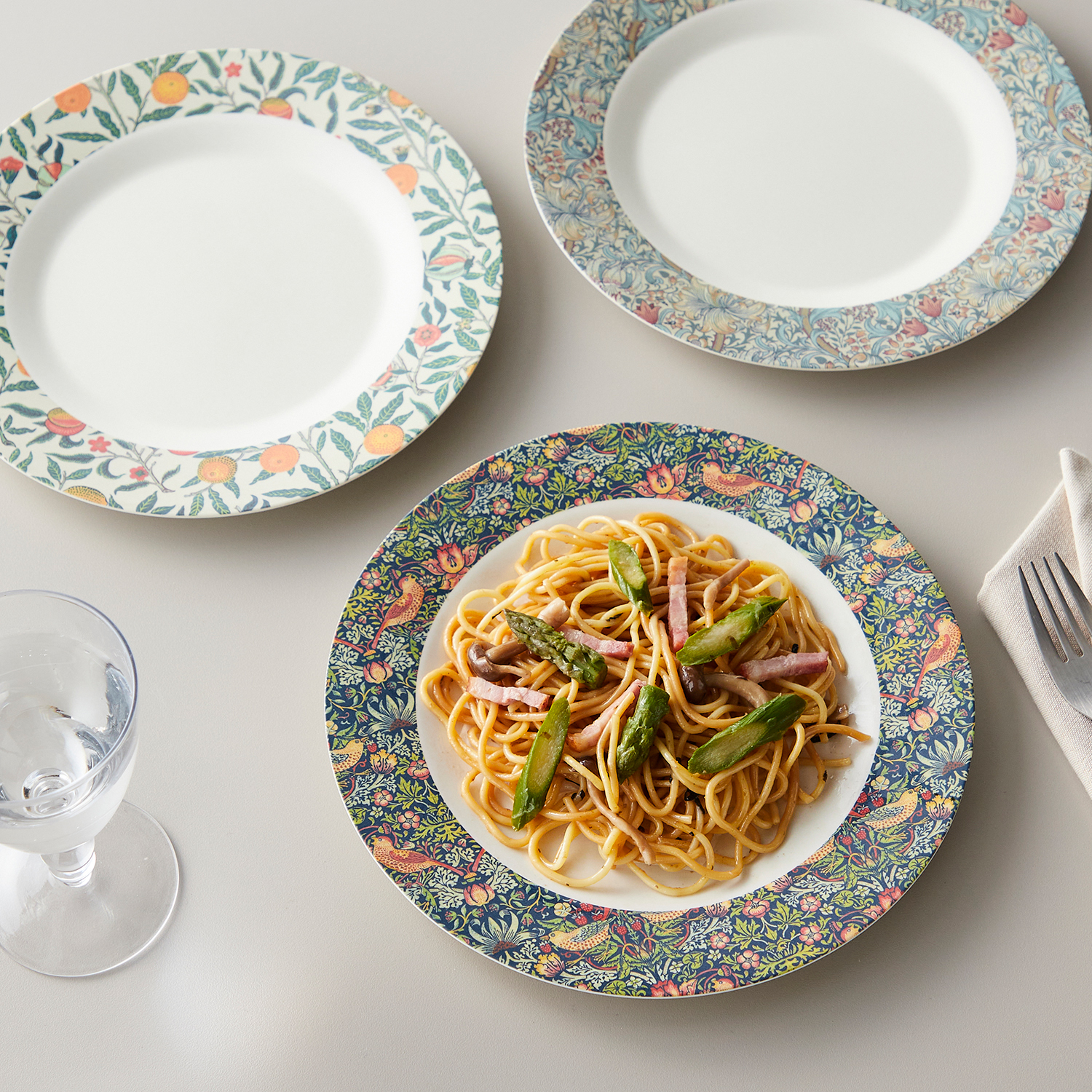 【ベルメゾン】ウィリアム・モリス柄 割れにくいバンブー素材のパスタ皿3枚セット