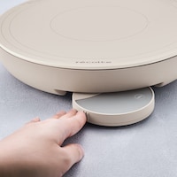 操作パネルは使うときだけ押して出します