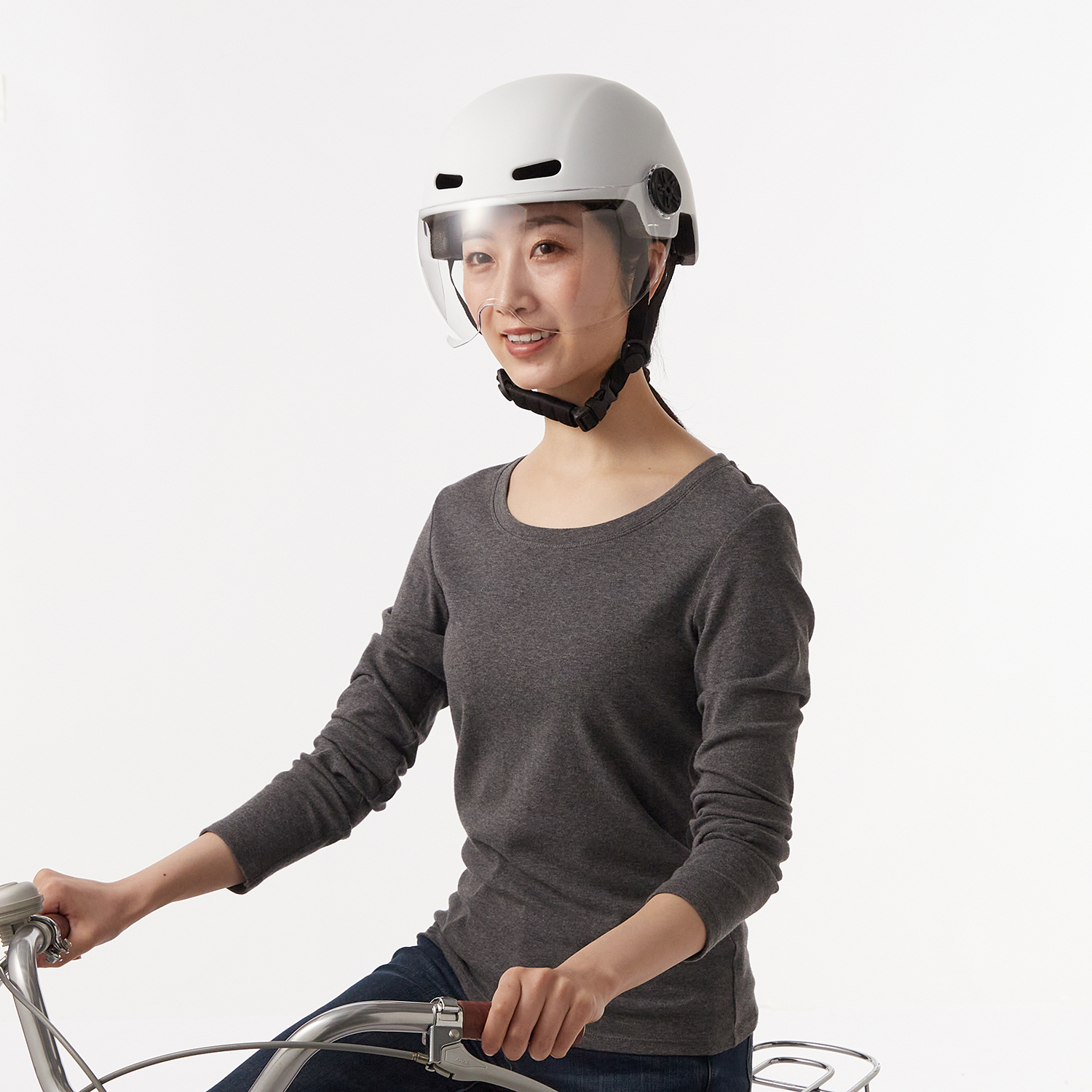 【ベルメゾン】自転車用シールド付きヘルメット【SGマーク取得済】