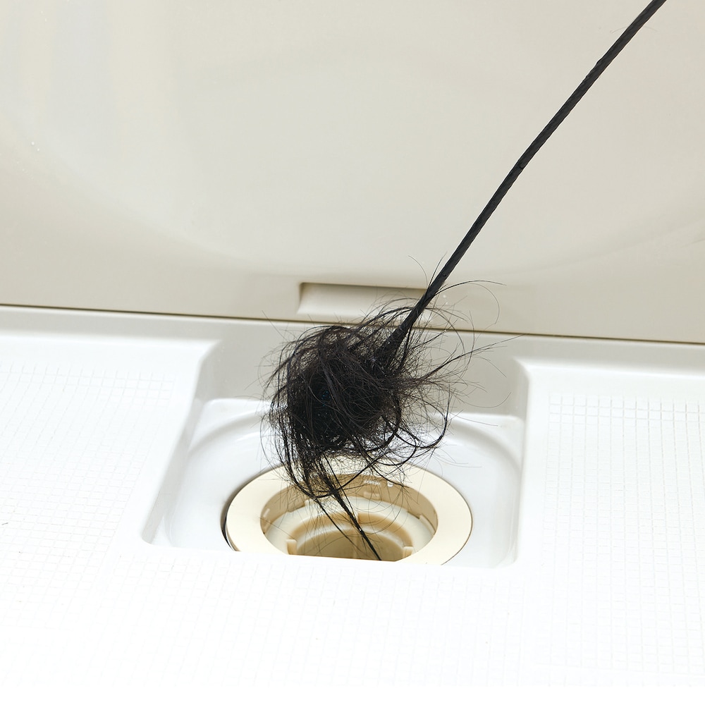 スクリュー型ヘッドで汚れをかき出し髪の毛を絡め取ります