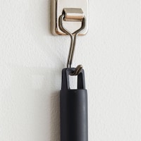 フックにかけて収納できます