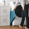 厚さわずか約3.5cmにたためるので隙間に収納できます