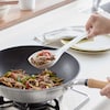 絶妙な「深」さと革「新」素材TPXが合わさって、中華おたまが「進」化「炒める+すくう+盛り付ける」がこれ1本たっぷりすくえる深いカップ形状なので、チャーハンなどの炒め物はもちろん、スープなどの汁物にも
