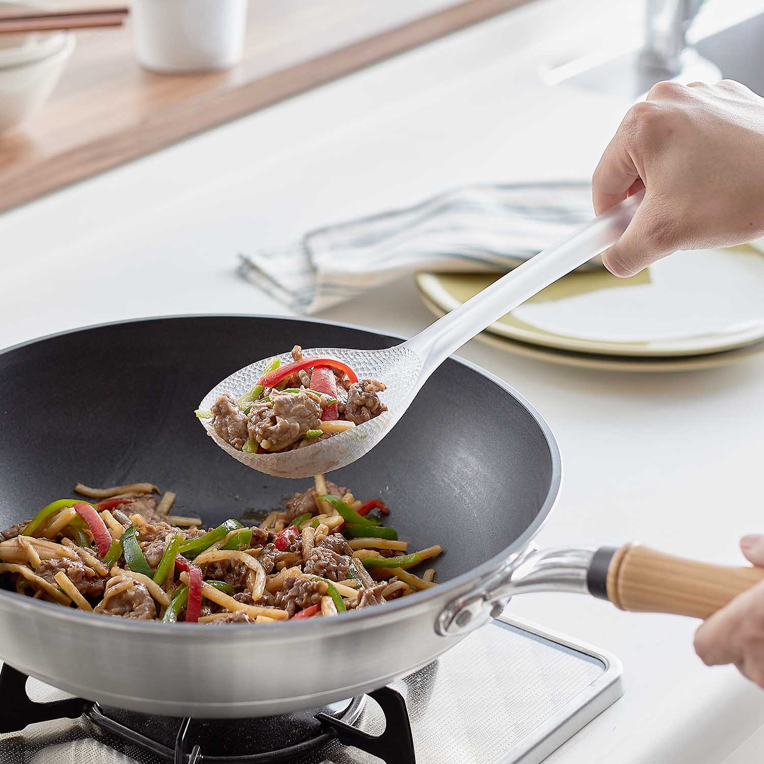 【ベルメゾン】炒める、すくう、盛り付けるがこれ1本!食材がくっつきにくい中華おたま 【ベルメゾン】炒める、すくう、盛り付けるがこれ1本!食材がくっつきにくい中華おたま