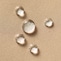 ちょっとした雨にも強い撥水機能付き