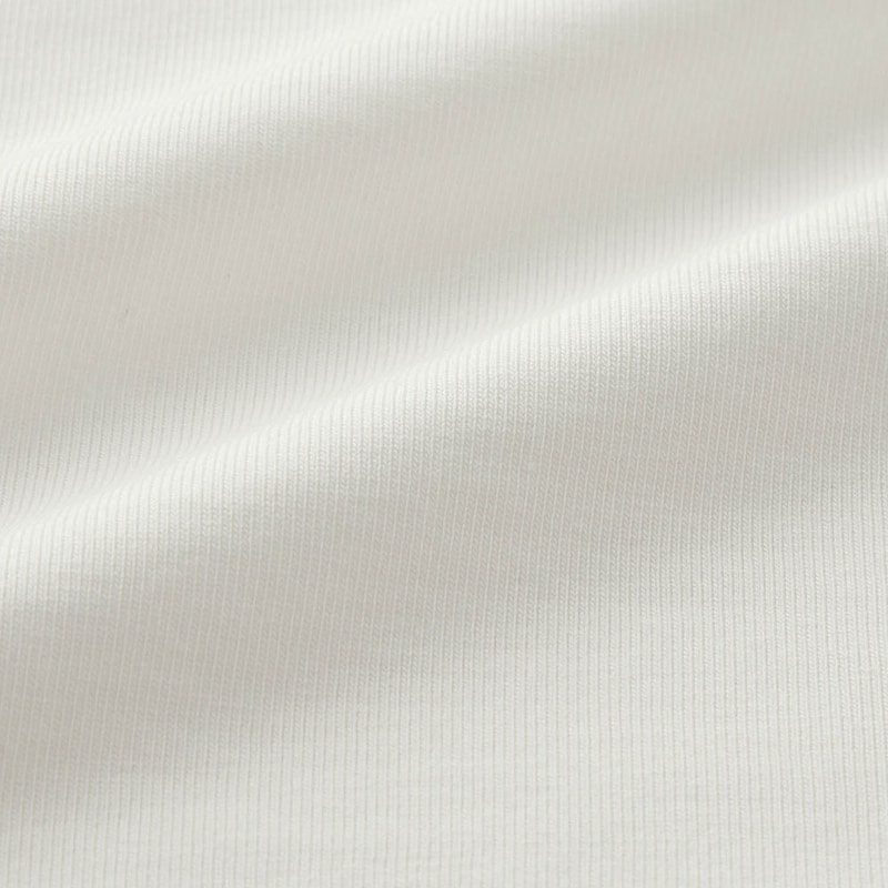 汗をすばやく吸収するソフトな風合いのカットソー素材