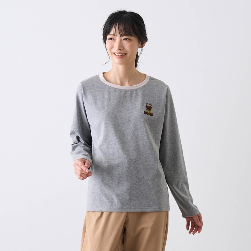 グレー