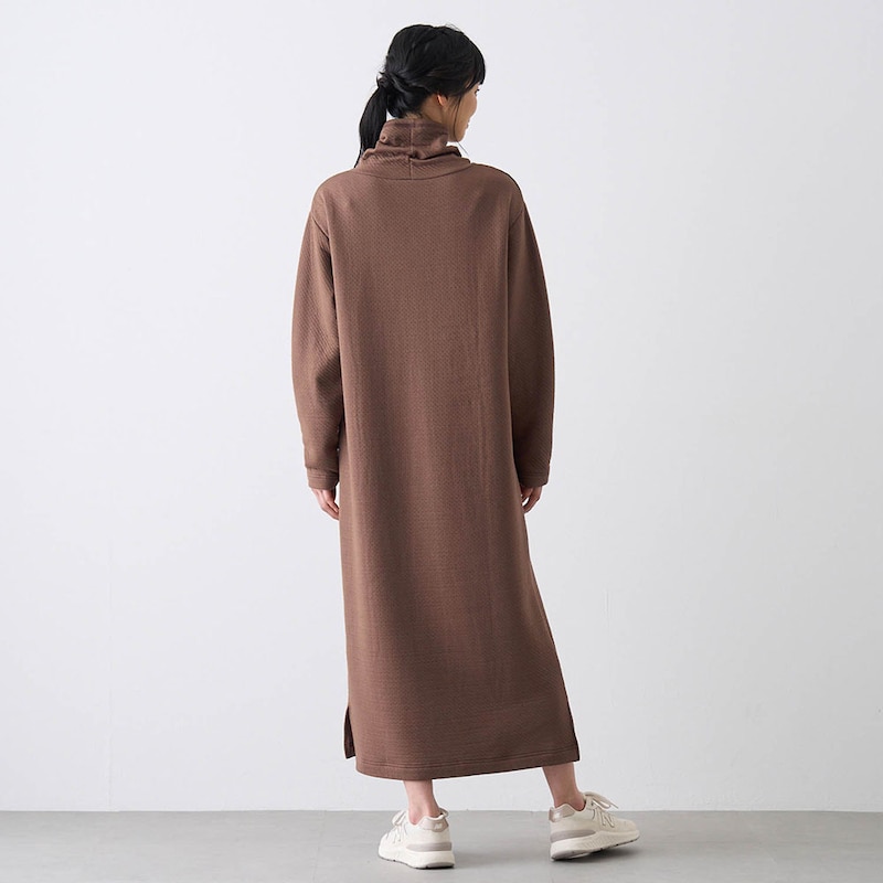 モデル身長164cm／Mサイズ着用