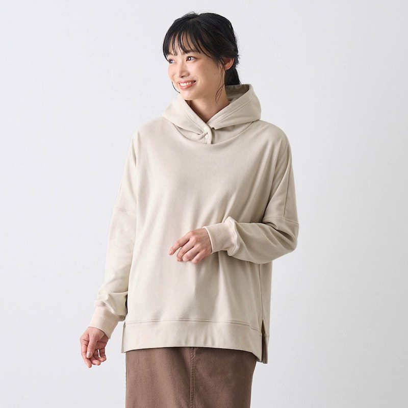 ベージュ
