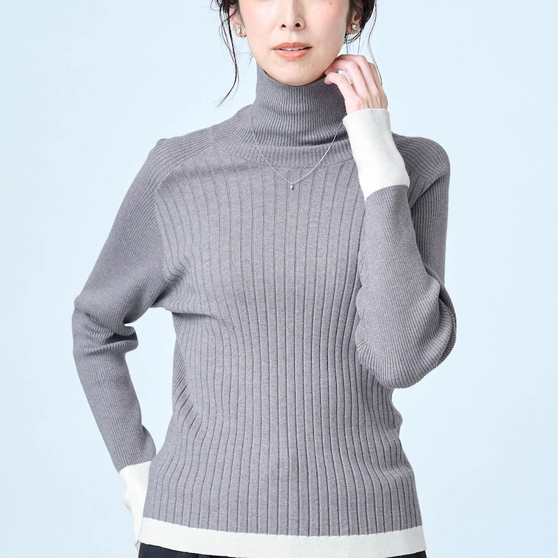 モデル身長169cm／M　グレー着用