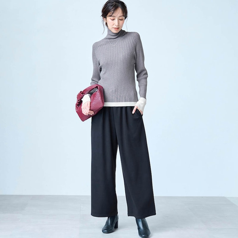 モデル身長169cm／M　グレー着用