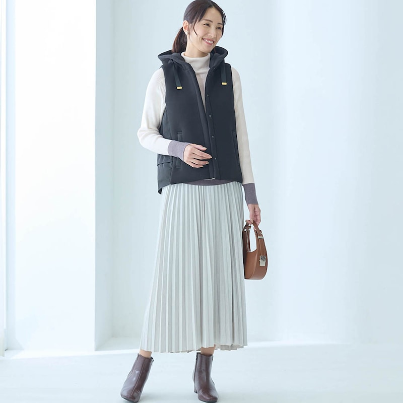 モデル身長173cm／M　オフホワイト着用