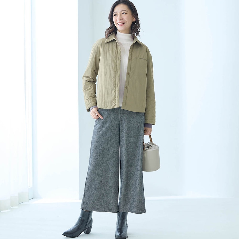 モデル身長172cm／M　オフホワイト着用