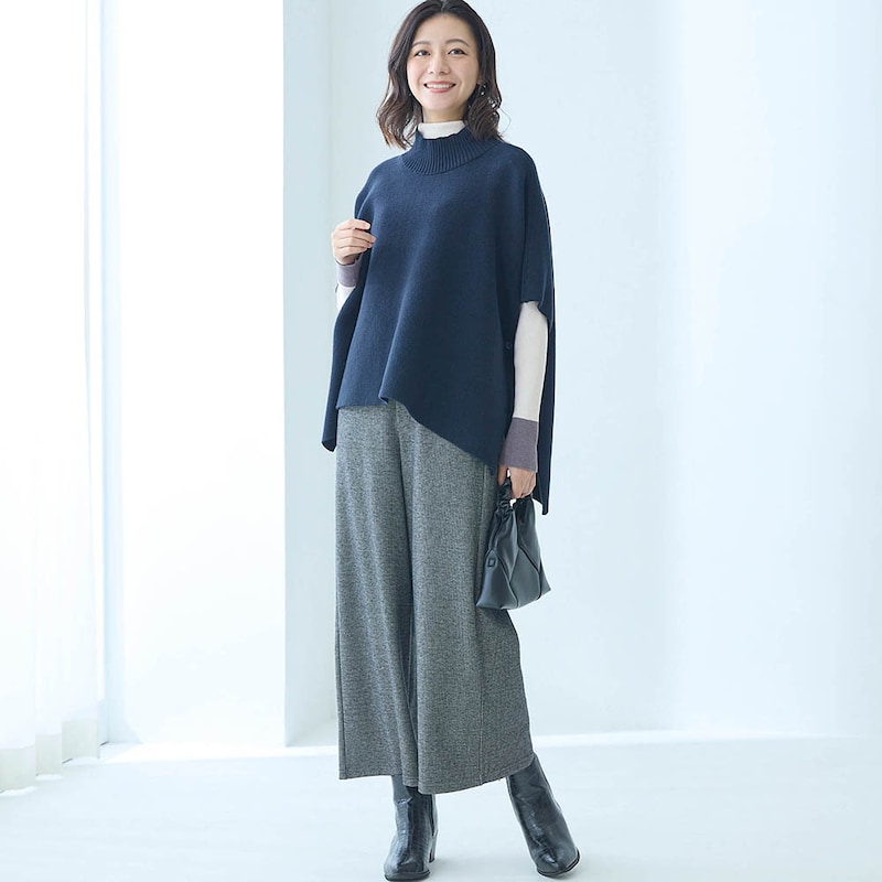 モデル身長172cm／M　オフホワイト着用