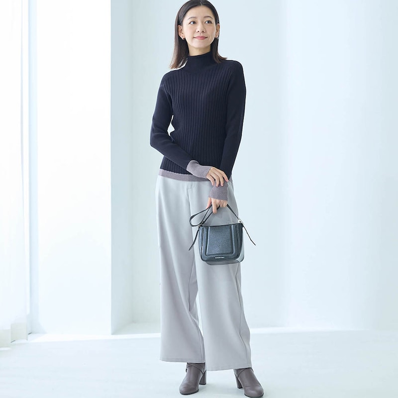 モデル身長172cm／M　ブラック着用