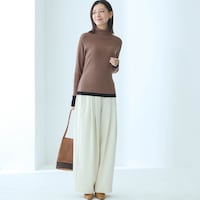 モデル身長172cm／M　モカブラウン着用