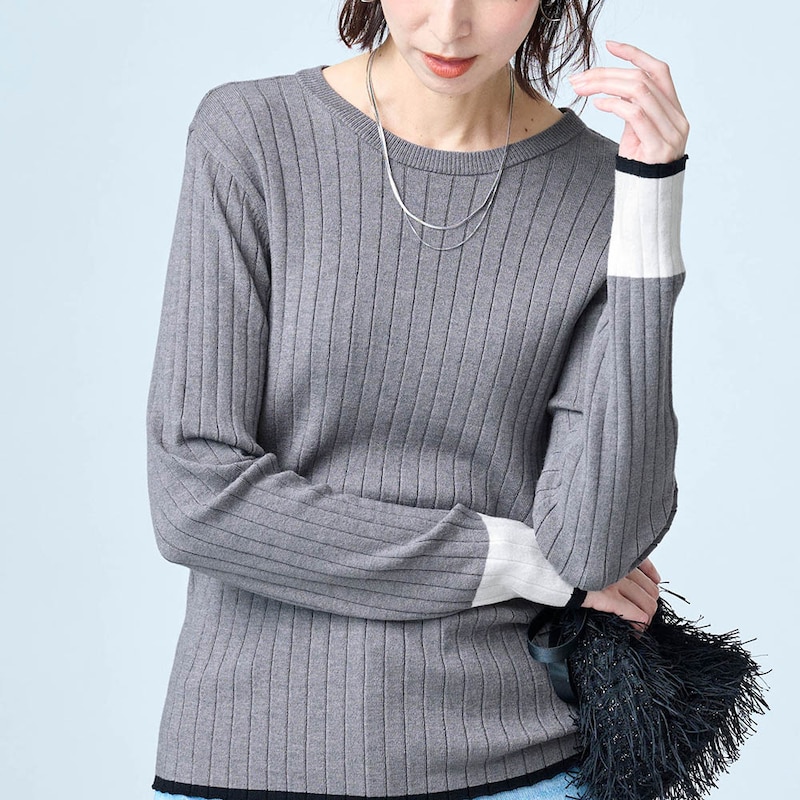 モデル身長169cm／M　グレー着用