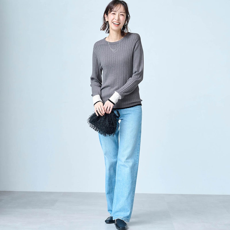 モデル身長169cm／M　グレー着用