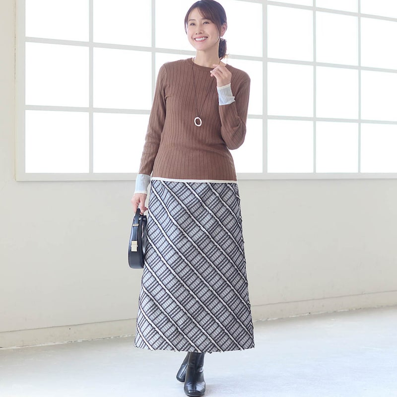 モデル身長168cm／M　モカブラウン着用