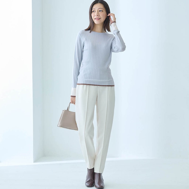 モデル身長172cm／M　アイスブルー着用