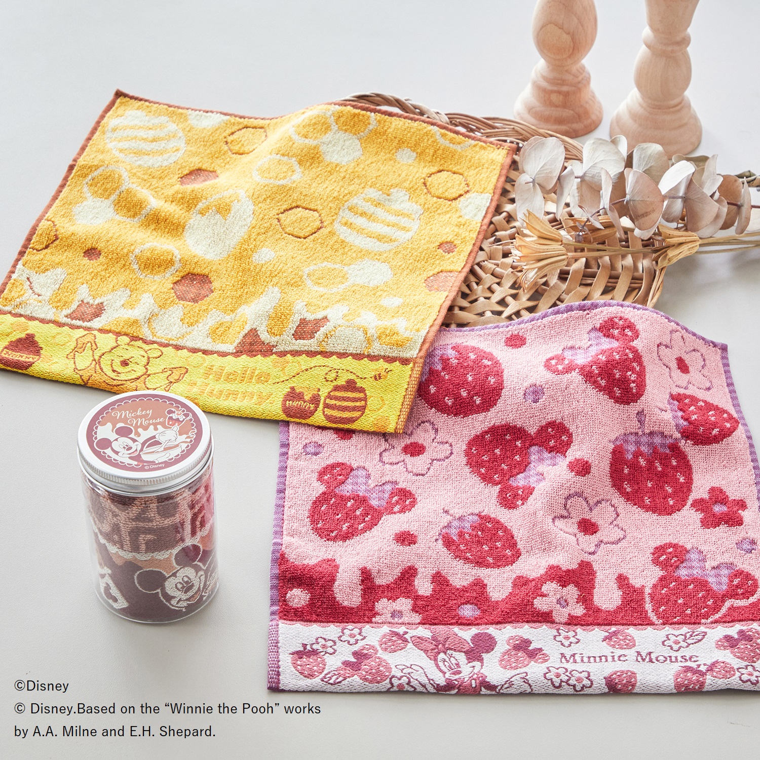 【ディズニー/Disney】パッケージ入りタオルハンカチ(選べるキャラクター)