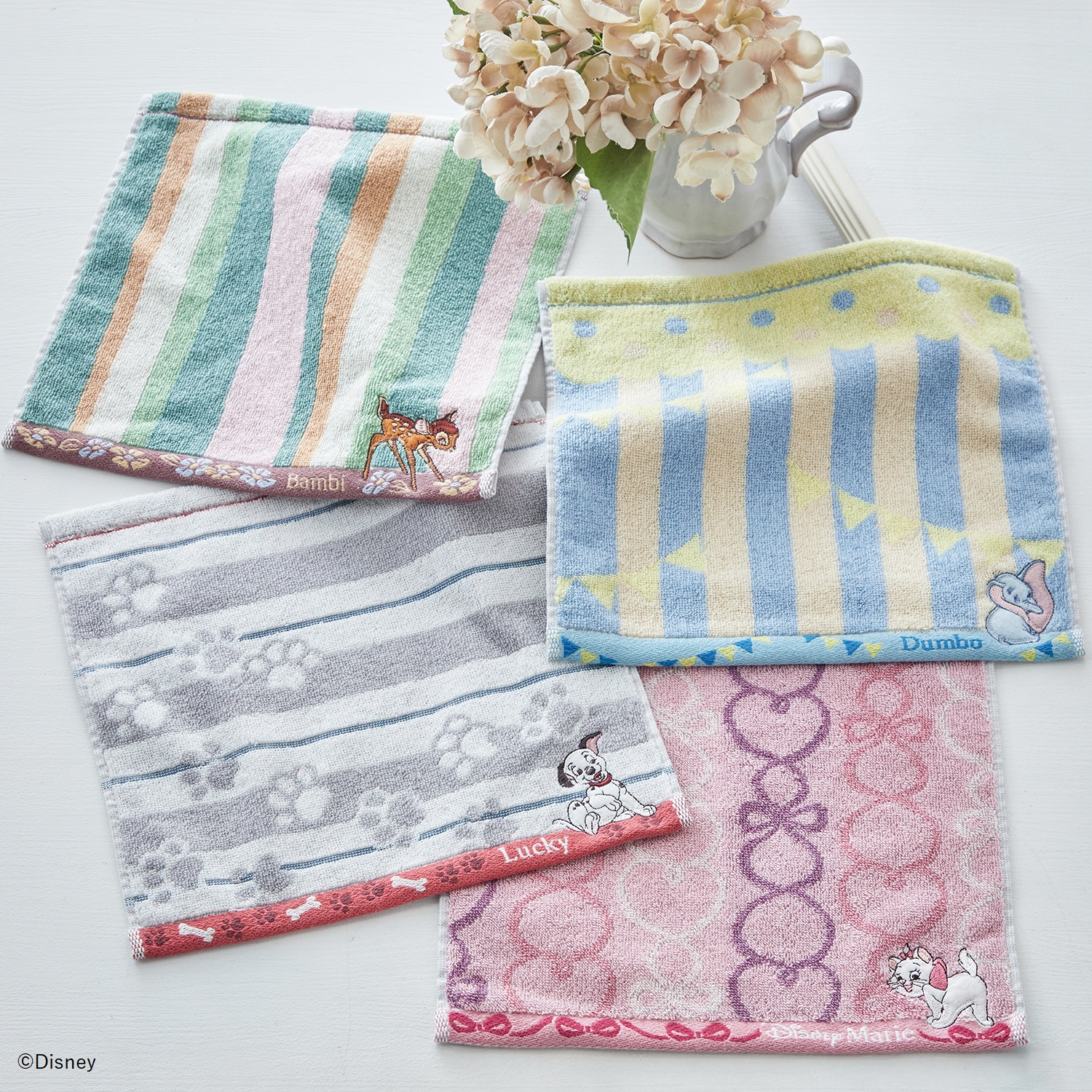 【ディズニー/Disney】刺繍がかわいいタオルハンカチ(選べるキャラクター)