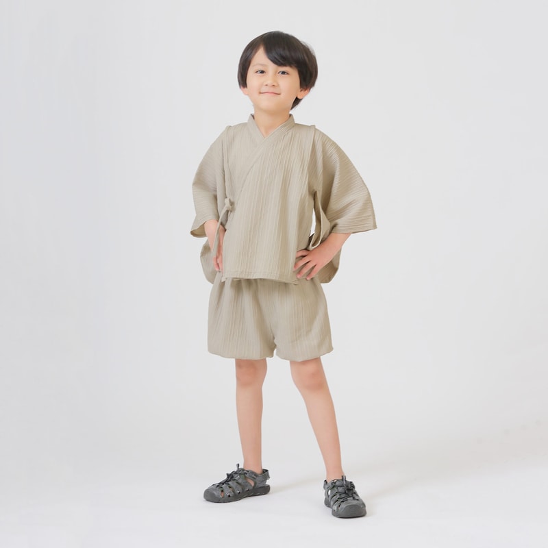 ブラウン（無地）着用　※帯なし