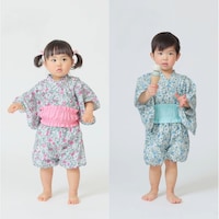 左）ピンク小花柄／80cm・80サイズ、右）ブルー小花柄／90.5cm・100サイズ