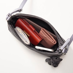 必要最低限の荷物が収まるコンパクトサイズ