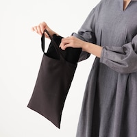 畳んでもシワになりにくいので、安心して持ち運びができる