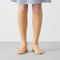 ベージュ