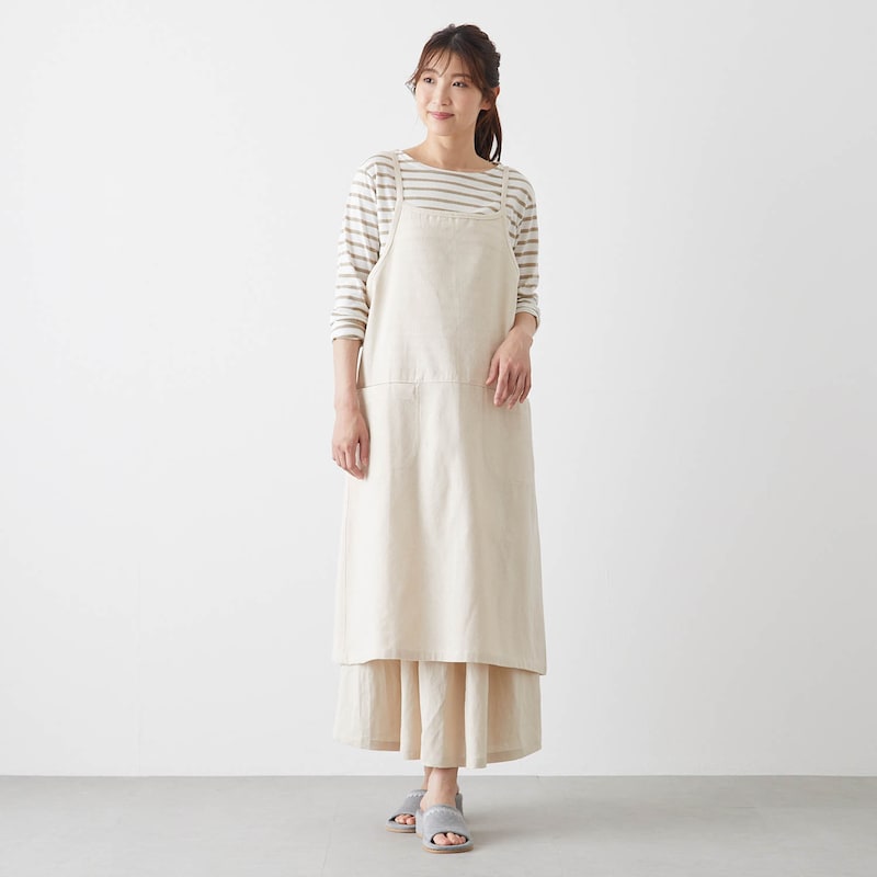 ベージュ