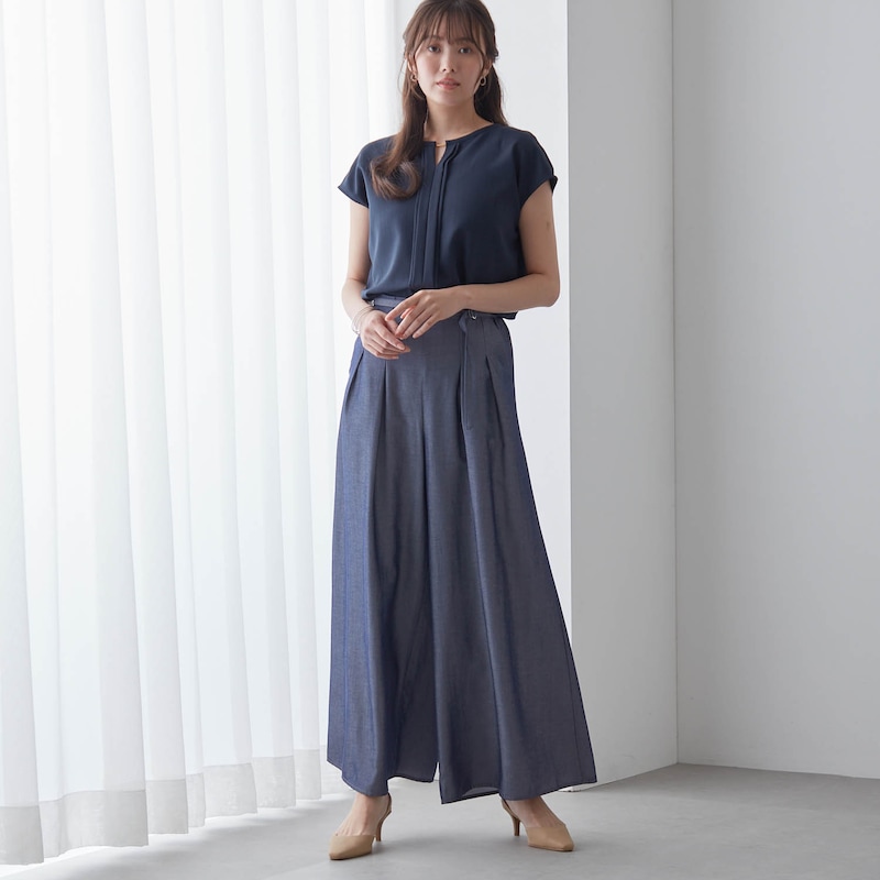モデル身長168cm／M　※写真は撮影用のため股下+6cmになります。