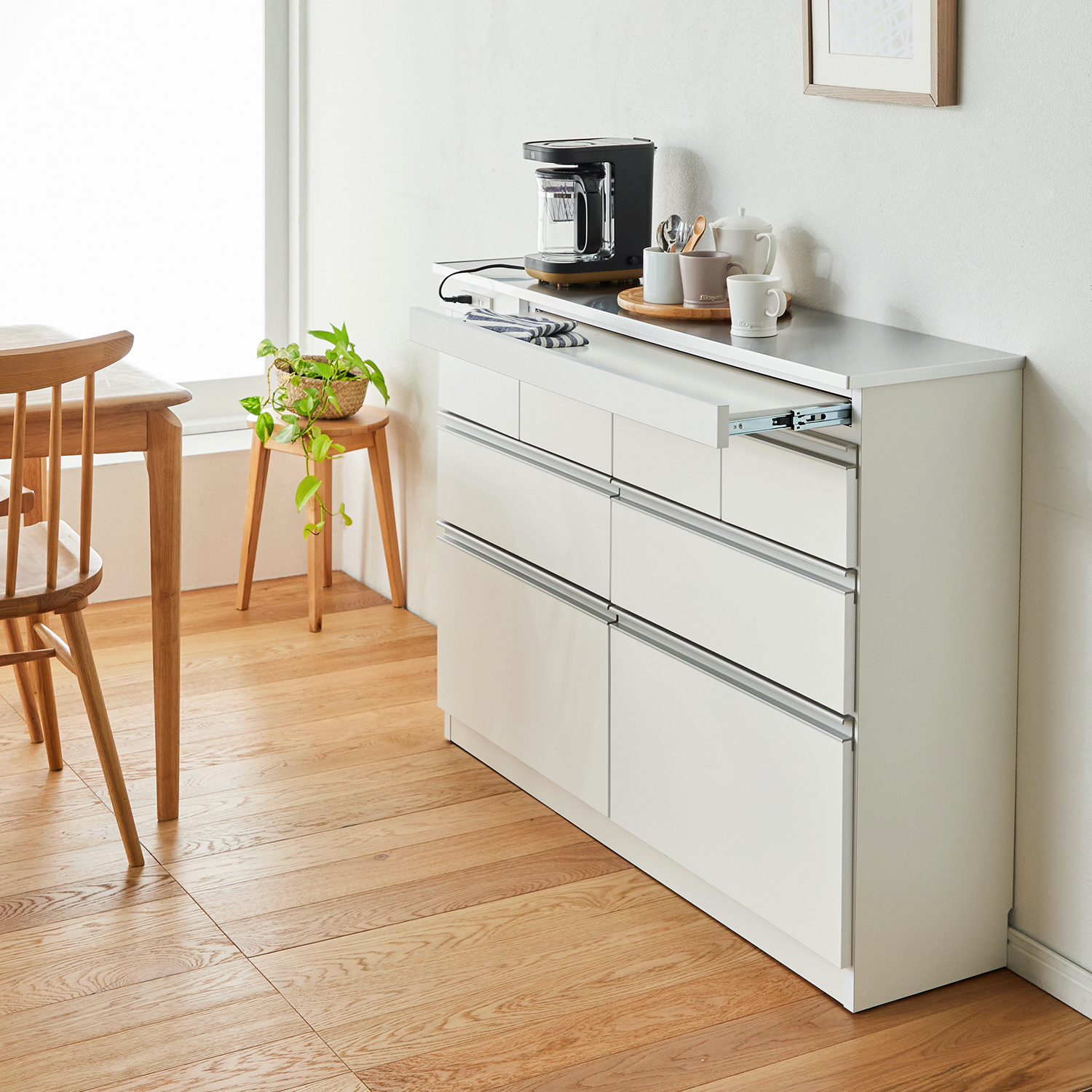 【ベルメゾン】ステンレス天板のコンセント付きキッチンカウンター