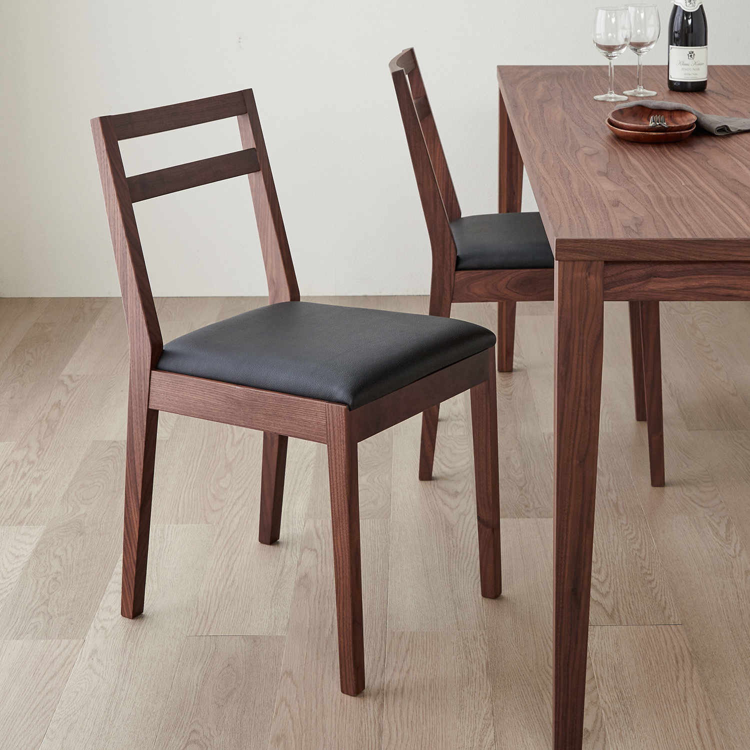 【高野木工/TAKANO MOKKOU】ウォルナット材のダイニングチェア【PLAIN】